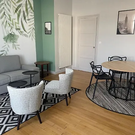 Apartment Hyper Center Tours