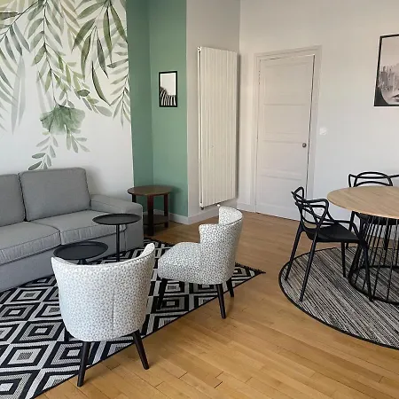 Apartment Hyper Center