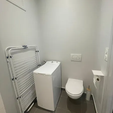 Hyper Center Apartment Tours
