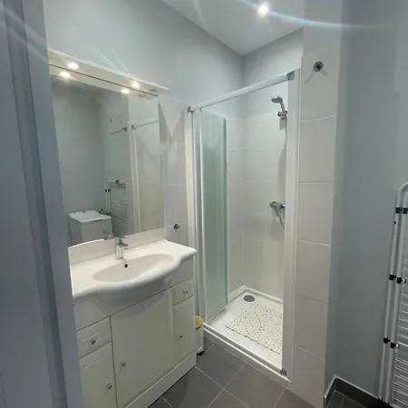 Hyper Center Apartment