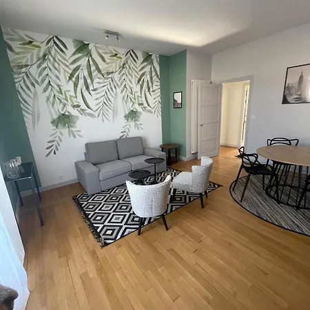 Hyper Center Apartment *